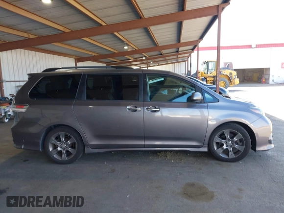 2015 Toyota Sienna SE with VIN 5TDXK3DC1FS667924, listed as a IAAI auction lot 42062805 with 123,504 mi miles. Bid and sale history available at carsss.com. Image 13.