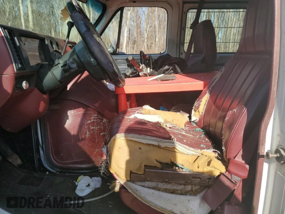 1995 Chevrolet Chevy Van z VIN 1GCEG25Z1SF202088, wystawiony jako Copart lot #44373315 z przebiegiem 184 821 mil mil oraz Szkoda całkowita • Salvage title. Historia ofert i sprzedaży dostępna na DreamBid. Obrazek 7.