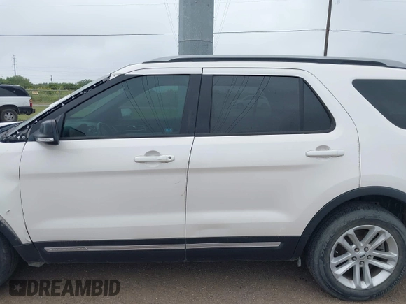 2017 Ford Explorer XLT z VIN 1FM5K7D8XHGC53849, wystawiony jako IAAI lot #42220485 z przebiegiem 135 902 mil mil oraz . Historia ofert i sprzedaży dostępna na DreamBid. Obrazek 14.