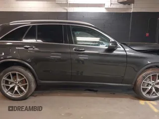 2022 Mercedes-Benz GLC 300 with VIN W1N0G8EB2NG121561, listed as a IAAI auction lot 42204953 with 22,264 mi miles and . Bid and sale history available at DreamBid. Image 14.