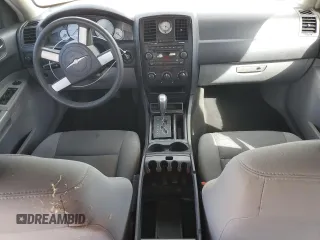 2006 Chrysler 300 with VIN 2C3KA43R06H281457, listed as a Copart auction lot 45376925 with 194,917 mi miles and Clean Title. Bid and sale history available at carsss.com. Image 8.