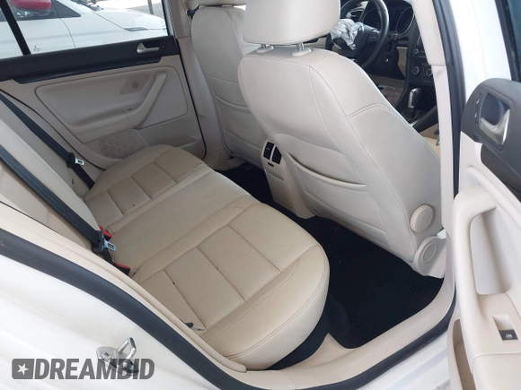 2013 Volkswagen Jetta TDI w/Sunroof & Nav with VIN 3VWPL7AJ6DM626450, listed as a IAAI auction lot 42586372 with 154,473 mi miles and . Bid and sale history available at DreamBid. Image 8.