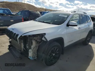 2017 Jeep Cherokee Latitude с VIN 1C4PJMCS0HW655400, выставлен на аукционе Copart как лот 43664355 с пробегом 135 997 миль миль и Списание • Salvage title. История ставок и продаж доступна на DreamBid. Изображение 1.