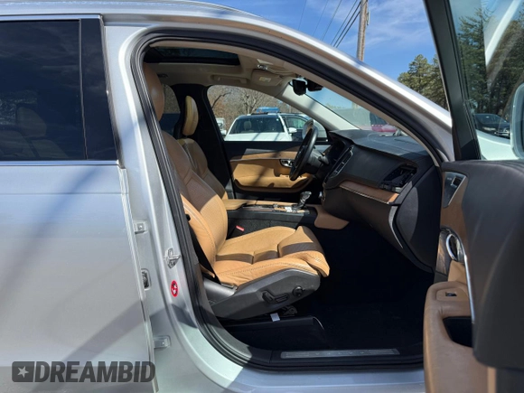 2016 Volvo XC90 T6 Inscription with VIN YV4A22PL0G1037674, listed as a Copart auction lot 51749095 with 177,202 mi miles and Clean Title. Bid and sale history available at carsss.com. Image 5.