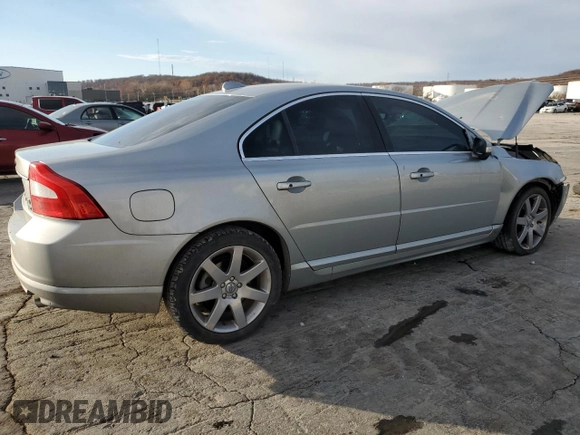 2007 Volvo S80 V8 z VIN YV1AH852371037032, wystawiony jako Copart lot #84233774 z przebiegiem 133 873 mil mil oraz Szkoda całkowita • Salvage title. Historia ofert i sprzedaży dostępna na DreamBid. Obrazek 3.