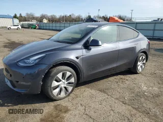 2021 Tesla Model Y Long Range with VIN 5YJYGDEE8MF233612, listed as a Copart auction lot 51522345 with 24,152 mi miles and Salvage Title. Bid and sale history available at carsss.com. Image 1.