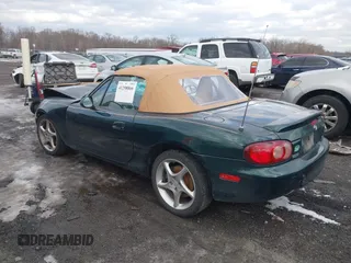2001 Mazda MX-5 Miata z VIN JM1NB353510216609, wystawiony jako IAAI lot #41298866 z przebiegiem 183 388 mil mil oraz . Historia ofert i sprzedaży dostępna na DreamBid. Obrazek 3.