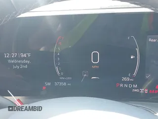 2024 Cadillac XT4 AWD Premium Luxury z VIN 1GYFZDR44RF144801, wystawiony jako IAAI lot #42646613 z przebiegiem 37 358 mil mil oraz . Historia ofert i sprzedaży dostępna na DreamBid. Obrazek 7.