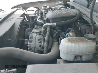 2008 Chevrolet Silverado 2500HD z VIN 1GBHC24678E203913, wystawiony jako IAAI lot #43038814 z przebiegiem 178 031 mil mil oraz . Historia ofert i sprzedaży dostępna na DreamBid. Obrazek 12.
