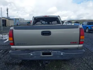 2000 GMC Sierra 2500 SLE z VIN 1GTGK29U7YE380284, wystawiony jako IAAI lot #41965443 z przebiegiem 189 831 mil mil oraz . Historia ofert i sprzedaży dostępna na DreamBid. Obrazek 16.