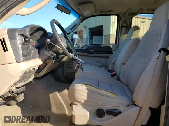 2006 Ford F-250 XL z VIN 1FTSW21566ED03468, wystawiony jako Copart lot #47641765 z przebiegiem 136 368 mil mil oraz Szkoda całkowita • Salvage title. Historia ofert i sprzedaży dostępna na DreamBid. Obrazek 7.