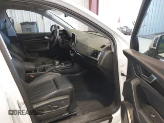 2018 Audi Q5 Premium Plus with VIN WA1BNAFY4J2198014, listed as a IAAI auction lot 41888388 with 141,924 mi miles. Bid and sale history available at carsss.com. Image 5.