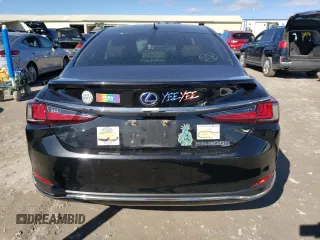 2021 Lexus ES with VIN 58ADA1C16MU012889, listed as a Copart auction lot 81812384 with 57,746 mi miles and Clean Title. Bid and sale history available at carsss.com. Image 6.