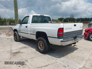 1997 Dodge 1500 z VIN 1B7HF16Y8VS290391, wystawiony jako IAAI lot #42136546 z przebiegiem 194 627 mil mil oraz . Historia ofert i sprzedaży dostępna na DreamBid. Obrazek 3.