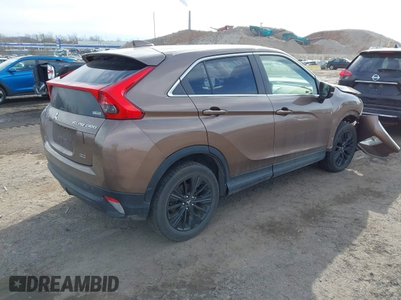 2018 Mitsubishi Eclipse Cross LE z VIN JA4AT4AA2JZ061576, wystawiony jako IAAI lot #41565617 z przebiegiem 28 488 mil mil oraz . Historia ofert i sprzedaży dostępna na DreamBid. Obrazek 4.