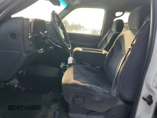 2002 GMC Sierra 1500HD SLE z VIN 1GTGK13U22F137583, wystawiony jako Copart lot #65997484 z przebiegiem 399 610 mil mil oraz Tytuł czysty. Historia ofert i sprzedaży dostępna na DreamBid. Obrazek 7.