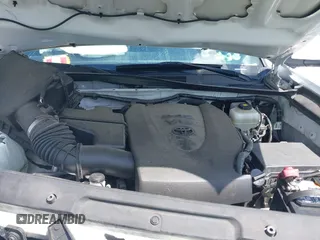 2020 Toyota Tacoma SR5 z VIN 5TFCZ5AN5LX231157, wystawiony jako IAAI lot #42045534 z przebiegiem 84 099 mil mil oraz . Historia ofert i sprzedaży dostępna na DreamBid. Obrazek 10.