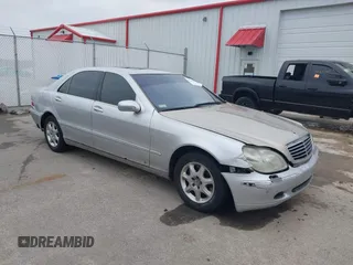 2002 Mercedes-Benz S-Class 5.0L with VIN WDBNG75J12A246997, listed as a IAAI auction lot 41566423 with 181,940 mi miles. Bid and sale history available at carsss.com. Image 1.