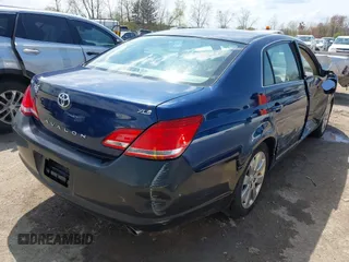 2007 Toyota Avalon XL z VIN 4T1BK36B47U181177, wystawiony jako IAAI lot #42104757 z przebiegiem 391 116 mil mil oraz . Historia ofert i sprzedaży dostępna na DreamBid. Obrazek 4.