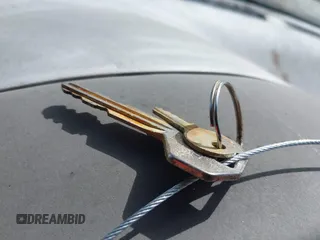 1994 Geo Metro z VIN 2C1MR2465R6726696, wystawiony jako IAAI lot #42053202 z przebiegiem 124 775 mil mil oraz . Historia ofert i sprzedaży dostępna na DreamBid. Obrazek 11.