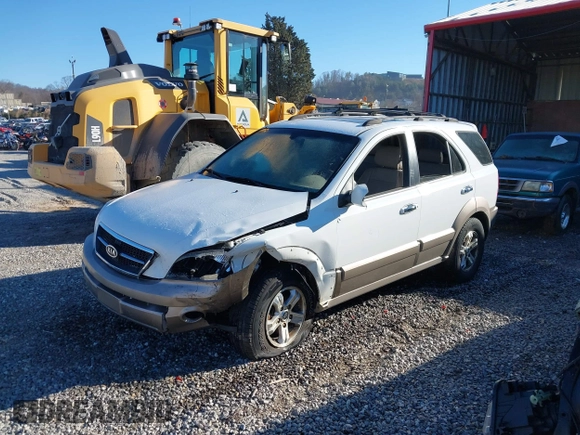 2005 Kia Sorento LX with VIN KNDJD733855444289, listed as a IAAI auction lot 41001977 with 193,973 mi miles. Bid and sale history available at carsss.com. Image 17.