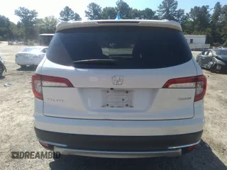 2019 Honda Pilot Touring 8-Passenger with VIN 5FNYF5H91KB038679, listed as a IAAI auction lot 40200012 with 70,582 mi miles. Bid and sale history available at carsss.com. Image 16.