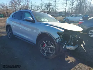 2022 Alfa Romeo Stelvio Ti with VIN ZASPAKBN0N7D32302, listed as a IAAI auction lot 41281429 with 1 mi miles. Bid and sale history available at carsss.com. Image 1.