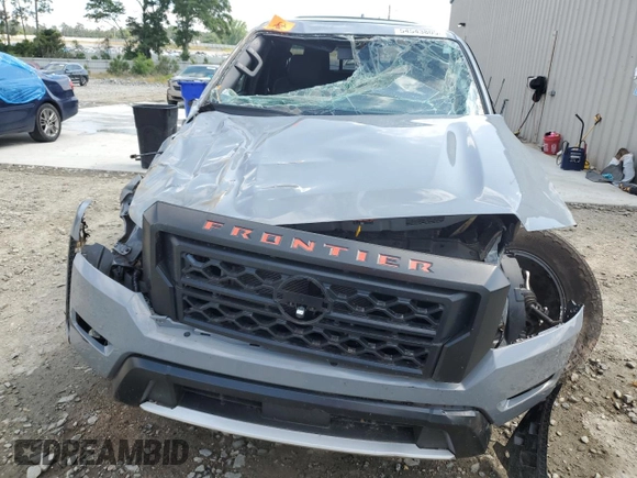 2022 Nissan Frontier SV z VIN 1N6ED1EK3NN640947, wystawiony jako Copart lot #54543805 z przebiegiem Nie podano mil oraz Nie do naprawy • Non repairable. Historia ofert i sprzedaży dostępna na DreamBid. Obrazek 5.