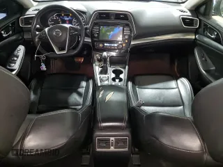 2019 Nissan Maxima SV z VIN 1N4AA6AV2KC360313, wystawiony jako Copart lot #52401595 z przebiegiem 67 822 mil mil oraz Czysty tytuł • Clean title. Historia ofert i sprzedaży dostępna na DreamBid. Obrazek 8.
