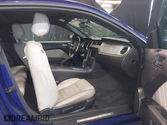 2014 Ford Mustang V6 with VIN 1ZVBP8AM4E5272840, listed as a IAAI auction lot 42162282 with 99,221 mi miles and . Bid and sale history available at DreamBid. Image 5.