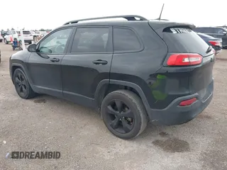 2017 Jeep Cherokee Sport z VIN 1C4PJLAB2HW641124, wystawiony jako IAAI lot #42155679 z przebiegiem 130 556 mil mil oraz . Historia ofert i sprzedaży dostępna na DreamBid. Obrazek 3.