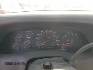 2000 Ford Super Duty F-250 XL with VIN 1FTNF21F6YEE07189, listed as a Copart auction lot 88033105 with 255,739 mi miles and Salvage Title. Bid and sale history available at carsss.com. Image 9.