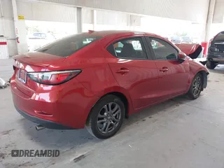 2019 Toyota Yaris L z VIN 3MYDLBYVXKY524593, wystawiony jako IAAI lot #42301508 z przebiegiem 45 596 mil mil oraz . Historia ofert i sprzedaży dostępna na DreamBid. Obrazek 4.
