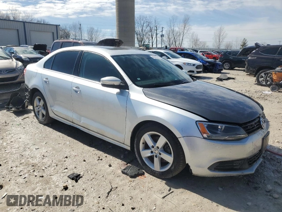 2013 Volkswagen Jetta TDI w/Premium with VIN 3VWLL7AJ9DM257467, listed as a Copart auction lot 49303315 with 168,001 mi miles and Clean title. Bid and sale history available at DreamBid. Image 4.