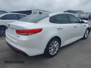 2018 Kia Optima EX with VIN 5XXGU4L35JG182990, listed as a IAAI auction lot 42126209 with 66,245 mi miles and . Bid and sale history available at carsss.com. Image 4.