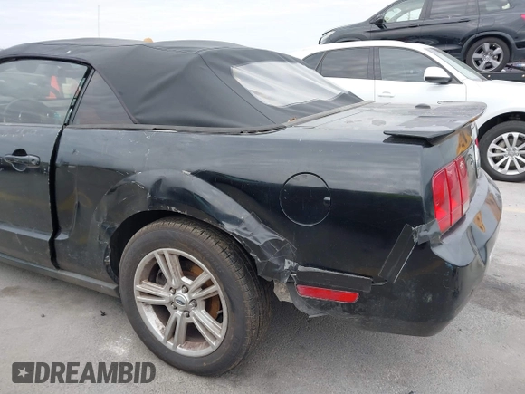 2009 Ford Mustang with VIN 1ZVHT84N995137661, listed as a IAAI auction lot 41380685 with 185,620 mi miles and . Bid and sale history available at DreamBid. Image 12.