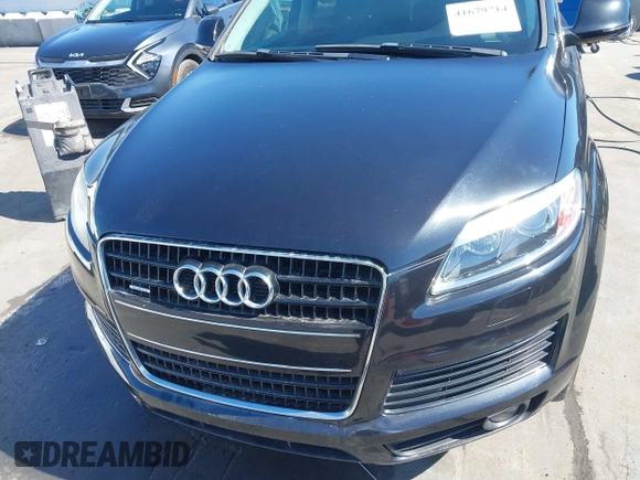 2007 Audi Q7 4.2L Premium with VIN WA1EV74L77D069608, listed as a IAAI auction lot 41679714 with 129,954 mi miles. Bid and sale history available at carsss.com. Image 6.