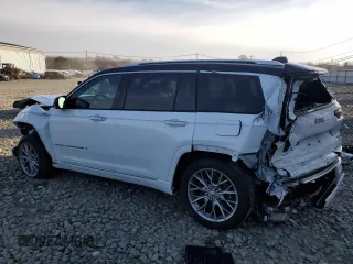 2023 Jeep Grand Cherokee Summit Reserve with VIN 1C4RJKEG8P8723399, listed as a Copart auction lot 51033365 with 32,689 mi miles and Salvage title. Bid and sale history available at DreamBid. Image 2.