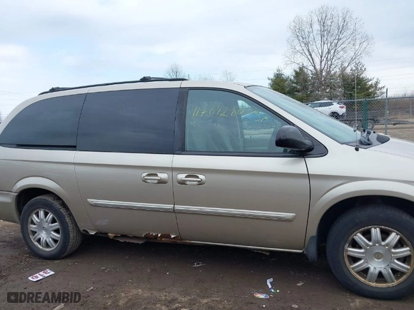 2006 Chrysler Town & Country LWB Touring with VIN 2A4GP54L16R781535, listed as a IAAI auction lot 41704286 with 184,610 mi miles. Bid and sale history available at carsss.com. Image 13.