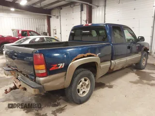2000 Chevrolet Silverado 1500 LS with VIN 2GCEK19T0Y1274947, listed as a IAAI auction lot 42042066 with 200,262 mi miles. Bid and sale history available at carsss.com. Image 4.