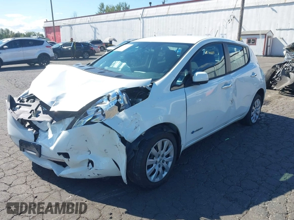 2015 Nissan LEAF SV with VIN 1N4AZ0CP9FC323706, listed as a IAAI auction lot 41631924 with 76,042 mi miles. Bid and sale history available at carsss.com. Image 2.