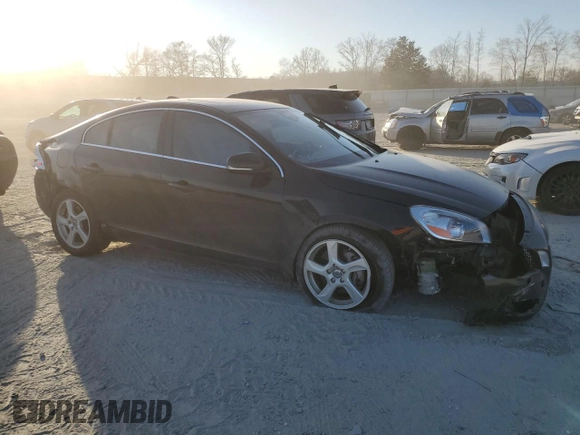 2013 Volvo S60 T5 with VIN YV1612FH3D2176304, listed as a Copart auction lot 46753425 with 117,978 mi miles and Salvage Title. Bid and sale history available at carsss.com. Image 4.