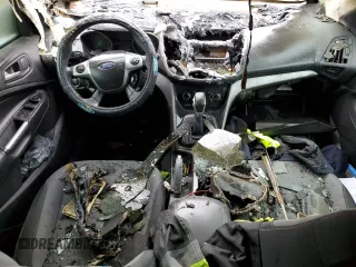 2014 Ford Escape SE с VIN 1FMCU9GX5EUC08895, выставлен на аукционе Copart как лот 77551283 с пробегом Не указан миль и Списание • Salvage title. История ставок и продаж доступна на DreamBid. Изображение 8.