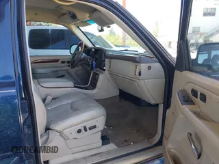 2004 Cadillac Escalade с VIN 1GYEK63N74R174198, выставлен на аукционе IAAI как лот 42072784 с пробегом 203 492 миль миль и . История ставок и продаж доступна на DreamBid. Изображение 5.