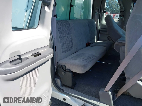 2001 Ford Super Duty F-250 XL with VIN 1FTNX20S11EA60775, listed as a IAAI auction lot 41631692 with 151,485 mi miles. Bid and sale history available at carsss.com. Image 8.