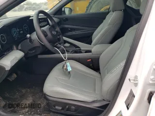 2024 Hyundai Elantra Limited z VIN KMHLN4DJ6RU117057, wystawiony jako Copart lot #52426005 z przebiegiem 10 103 mil mil oraz Szkoda całkowita • Salvage title. Historia ofert i sprzedaży dostępna na DreamBid. Obrazek 7.