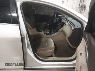 2010 Buick LaCrosse CXL z VIN 1G4GD5EG9AF138023, wystawiony jako IAAI lot #41781571 z przebiegiem 111 448 mil mil oraz . Historia ofert i sprzedaży dostępna na DreamBid. Obrazek 5.