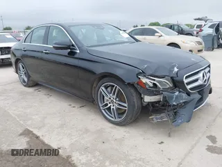 2020 Mercedes-Benz E 350 z VIN WDDZF8DB9LA726993, wystawiony jako IAAI lot #41921517 z przebiegiem 165 605 mil mil oraz . Historia ofert i sprzedaży dostępna na DreamBid. Obrazek 1.