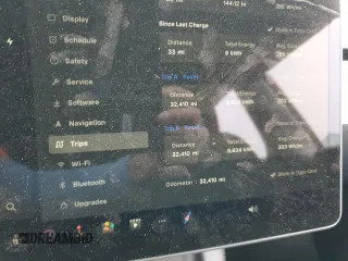 2023 Tesla Model Y Long Range z VIN 7SAYGDEE7PF870370, wystawiony jako Copart lot #55700135 z przebiegiem 32 410 mil mil oraz Szkoda całkowita • Salvage title. Historia ofert i sprzedaży dostępna na DreamBid. Obrazek 9.