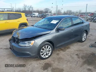 2012 Volkswagen Jetta SE с VIN 3VWDX7AJXCM358671, выставлен на аукционе IAAI как лот 41647447 с пробегом 105 722 миль миль и . История ставок и продаж доступна на DreamBid. Изображение 17.